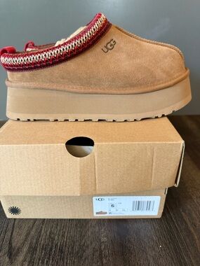 UGG TAZZ II Platform (Chestnut) - Size 6